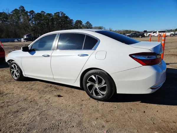 1HGCR2F38HA076668 2017 HONDA ACCORD - Image 2