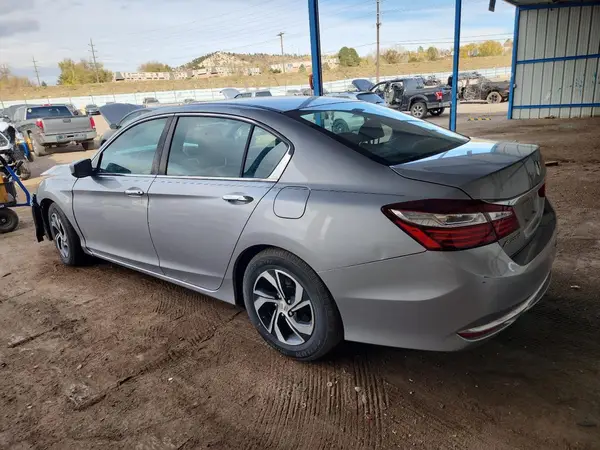 1HGCR2F38HA119938 2017 HONDA ACCORD - Image 2