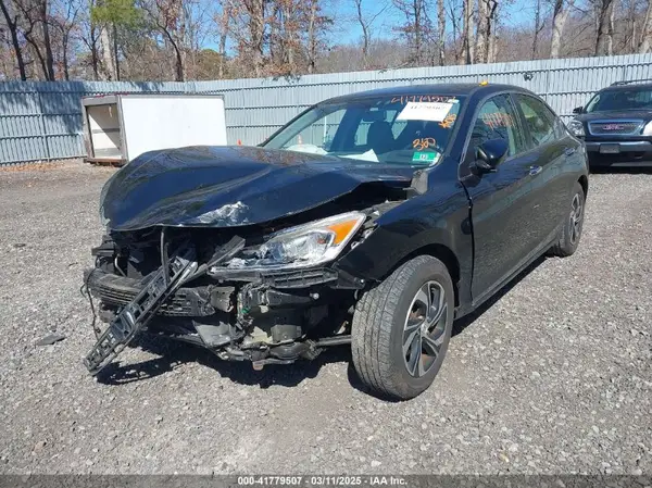 1HGCR2F38HA122578 2017 HONDA ACCORD - Image 2