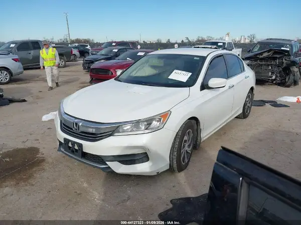 1HGCR2F38HA125996 2017 HONDA ACCORD - Image 2