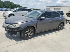 1HGCR2F38HA135475 2017 HONDA ACCORD