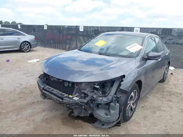 1HGCR2F38HA136772 2017 HONDA ACCORD - Image 2