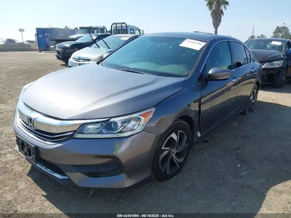 1HGCR2F38HA137131 2017 HONDA ACCORD - Image 2
