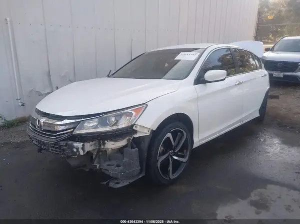1HGCR2F38HA140787 2017 HONDA ACCORD - Image 2