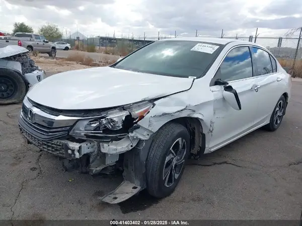 1HGCR2F38HA158397 2017 HONDA ACCORD - Image 2
