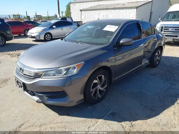 1HGCR2F38HA175443 2017 HONDA ACCORD - Image 2