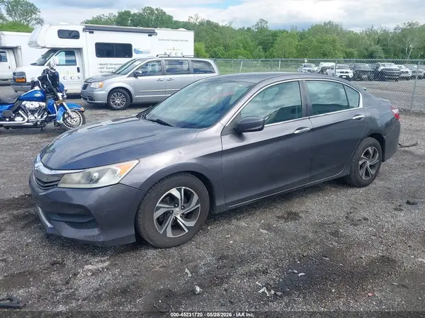 1HGCR2F38HA175507 2017 HONDA ACCORD - Image 2