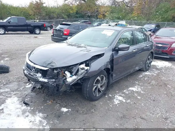 1HGCR2F38HA195644 2017 HONDA ACCORD - Image 2