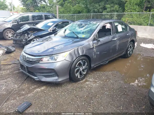 1HGCR2F38HA197068 2017 HONDA ACCORD - Image 2