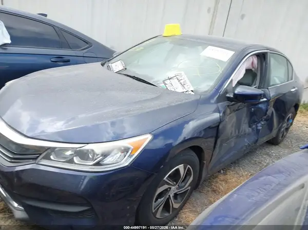 1HGCR2F38HA198625 2017 HONDA ACCORD - Image 2