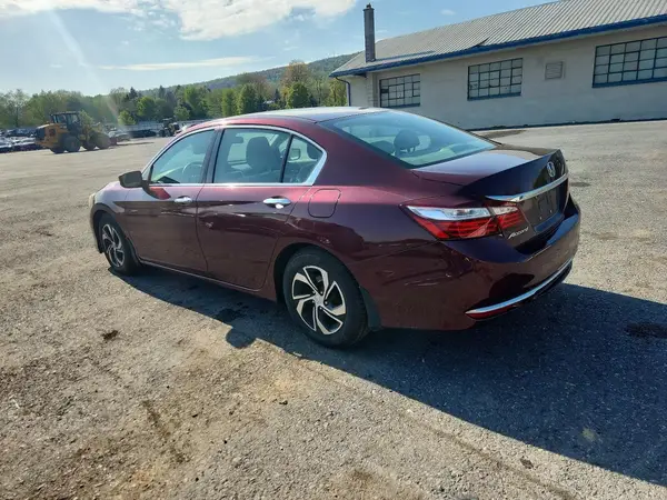 1HGCR2F38HA216685 2017 HONDA ACCORD - Image 2