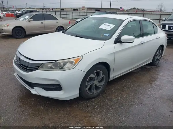 1HGCR2F38HA220235 2017 HONDA ACCORD - Image 2
