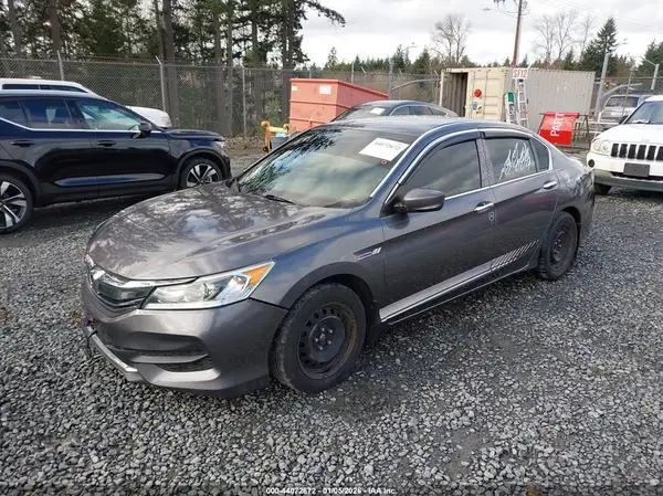 1HGCR2F38HA228416 2017 HONDA ACCORD - Image 2