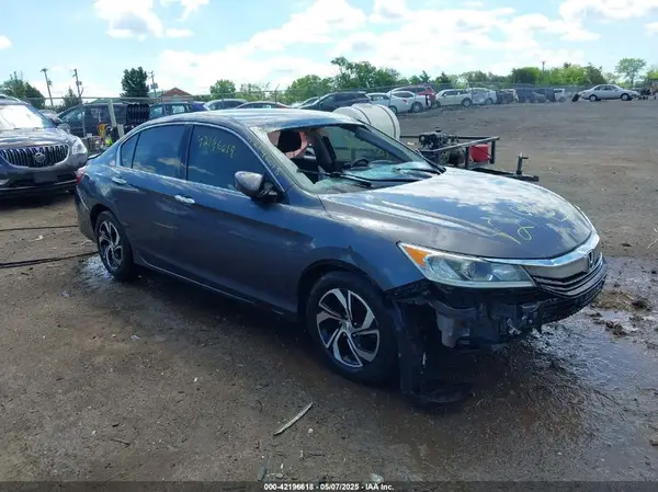 1HGCR2F38HA239870 2017 HONDA ACCORD - Image 1