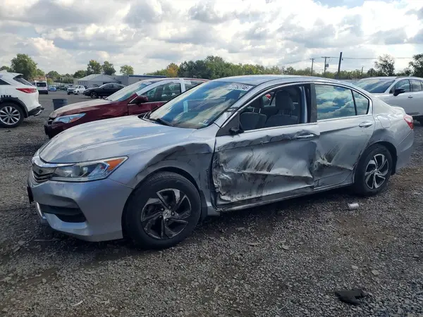 1HGCR2F38HA245412 2017 HONDA ACCORD - Image 1