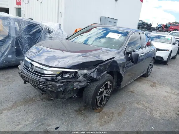 1HGCR2F38HA246219 2017 HONDA ACCORD - Image 2