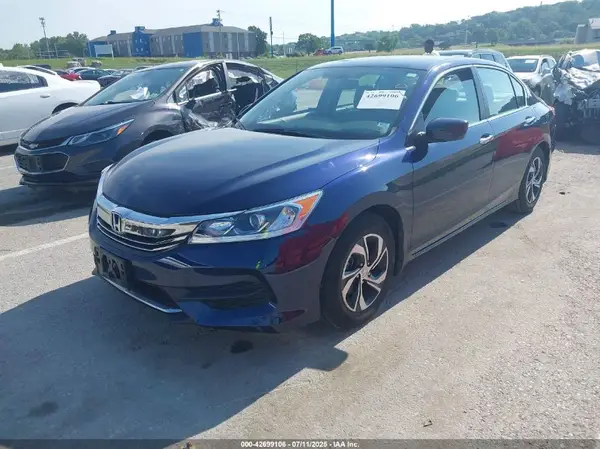 1HGCR2F38HA246611 2017 HONDA ACCORD - Image 2