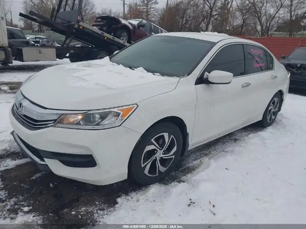 1HGCR2F38HA263165 2017 HONDA ACCORD - Image 2
