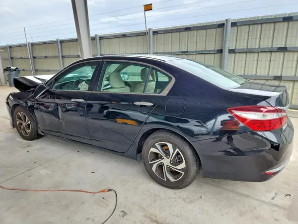 1HGCR2F38HA263408 2017 HONDA ACCORD - Image 2