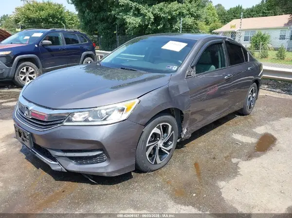 1HGCR2F38HA267510 2017 HONDA ACCORD - Image 2