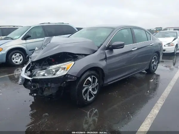 1HGCR2F38HA269533 2017 HONDA ACCORD - Image 2