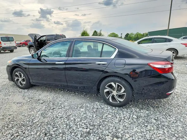 1HGCR2F38HA270777 2017 HONDA ACCORD - Image 2