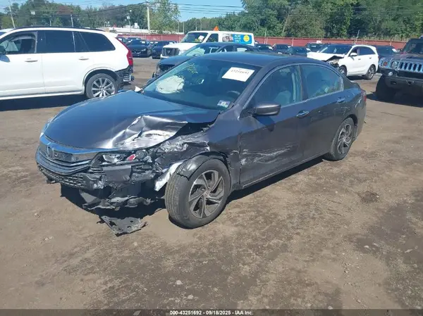 1HGCR2F38HA274036 2017 HONDA ACCORD - Image 2