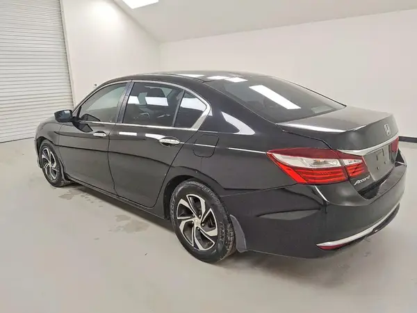 1HGCR2F38HA279351 2017 HONDA ACCORD - Image 2