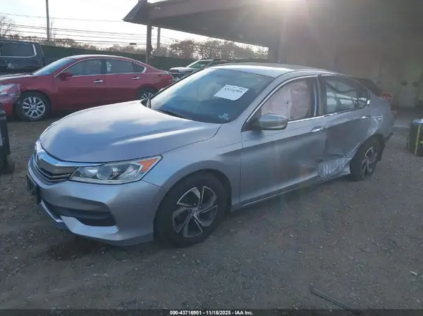 1HGCR2F38HA301302 2017 HONDA ACCORD - Image 2