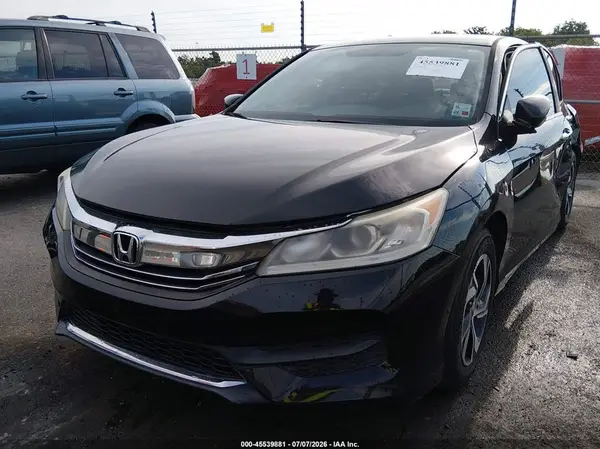 1HGCR2F38HA303194 2017 HONDA ACCORD - Image 2