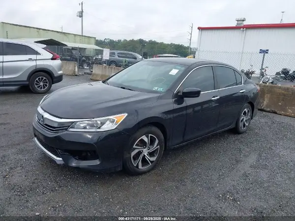 1HGCR2F38HA305320 2017 HONDA ACCORD - Image 2