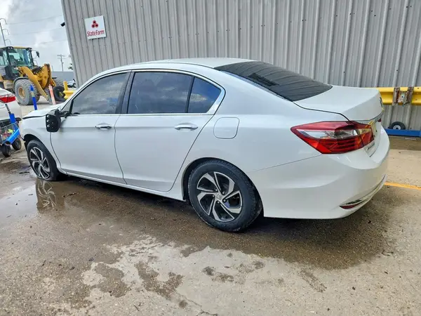 1HGCR2F39GA156673 2016 HONDA ACCORD - Image 2