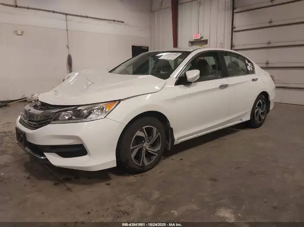 1HGCR2F39HA011702 2017 HONDA ACCORD - Image 2