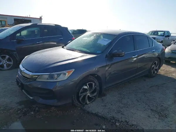 1HGCR2F39HA039094 2017 HONDA ACCORD - Image 2