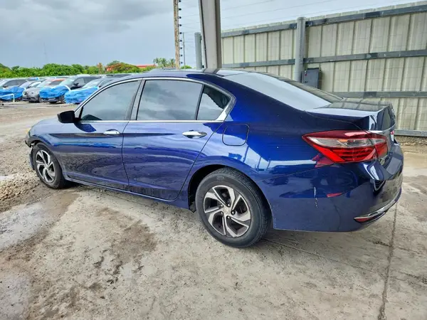1HGCR2F39HA089395 2017 HONDA ACCORD - Image 2