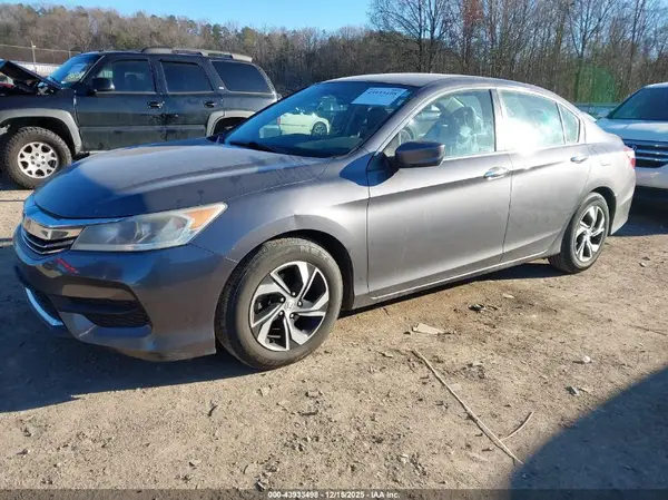 1HGCR2F39HA096797 2017 HONDA ACCORD - Image 2