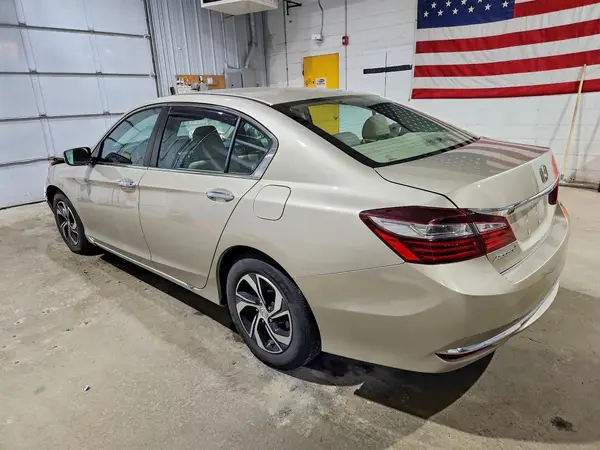 1HGCR2F39HA110925 2017 HONDA ACCORD - Image 2