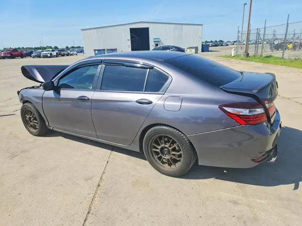1HGCR2F39HA218848 2017 HONDA ACCORD - Image 2