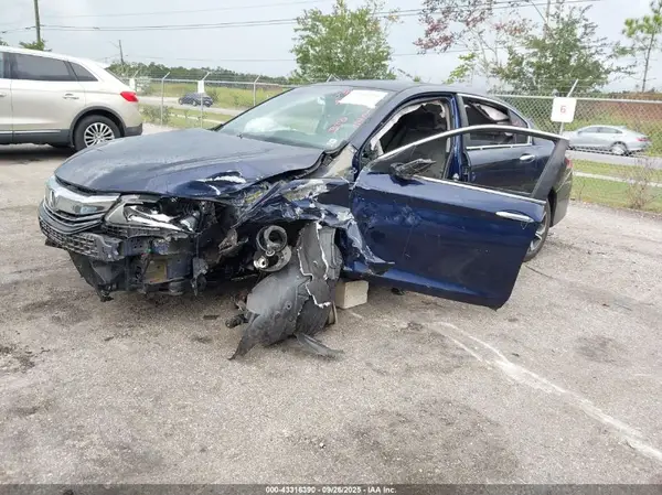 1HGCR2F39HA246617 2017 HONDA ACCORD - Image 2