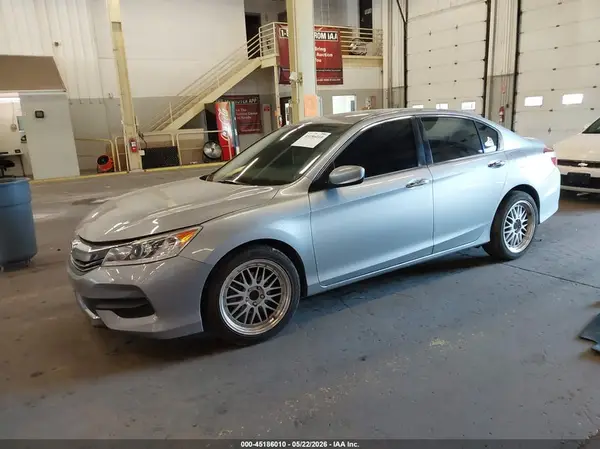 1HGCR2F39HA267693 2017 HONDA ACCORD - Image 2