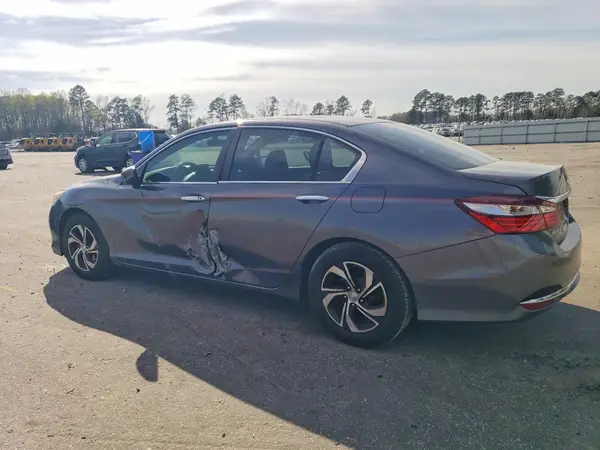 1HGCR2F39HA268438 2017 HONDA ACCORD - Image 2