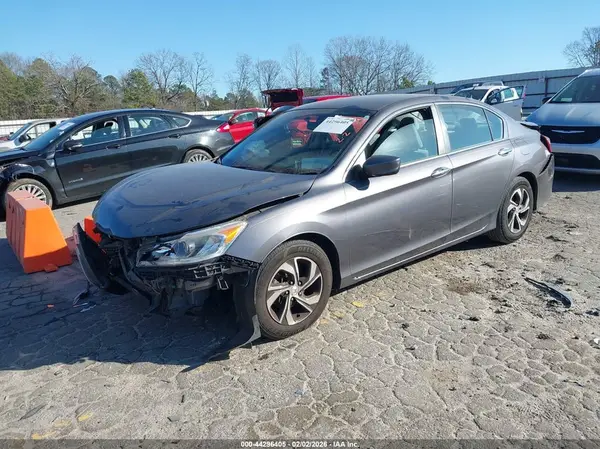 1HGCR2F39HA300675 2017 HONDA ACCORD - Image 2