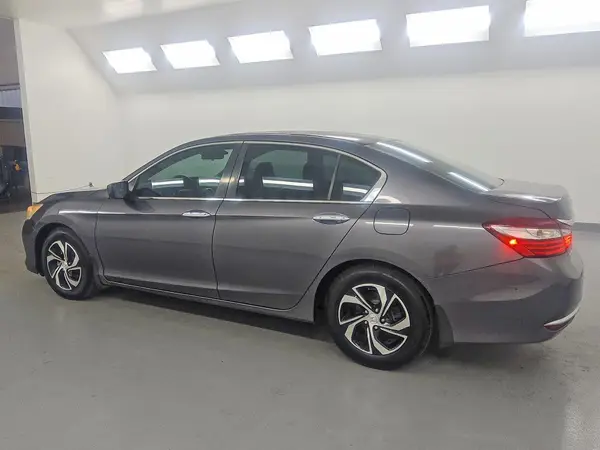 1HGCR2F39HA301941 2017 HONDA ACCORD - Image 2
