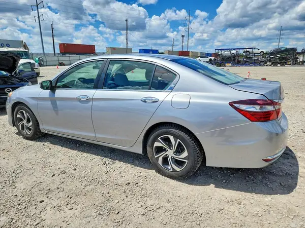 1HGCR2F3XGA088481 2016 HONDA ACCORD - Image 2