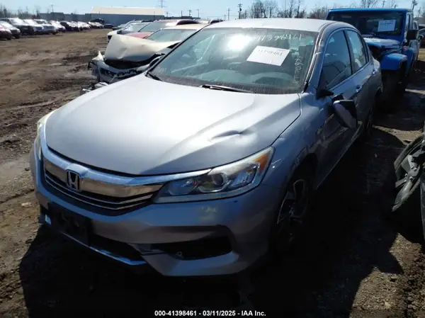 1HGCR2F3XHA005424 2017 HONDA ACCORD - Image 2