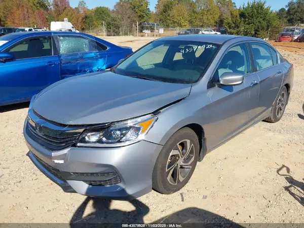 1HGCR2F3XHA025219 2017 HONDA ACCORD - Image 2