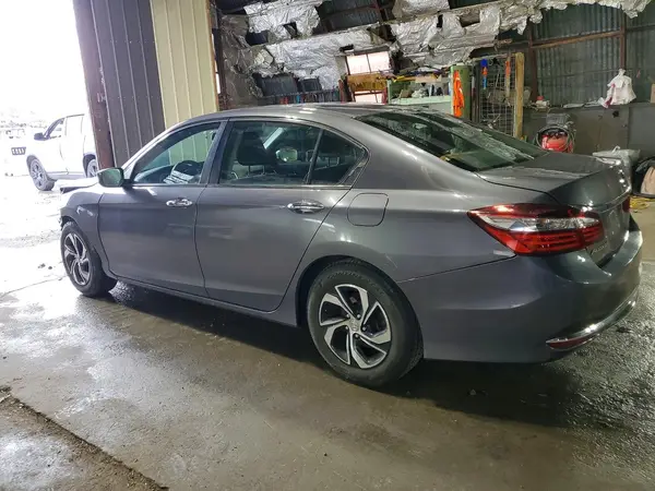 1HGCR2F3XHA028606 2017 HONDA ACCORD - Image 2
