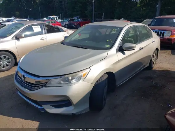 1HGCR2F3XHA036642 2017 HONDA ACCORD - Image 2