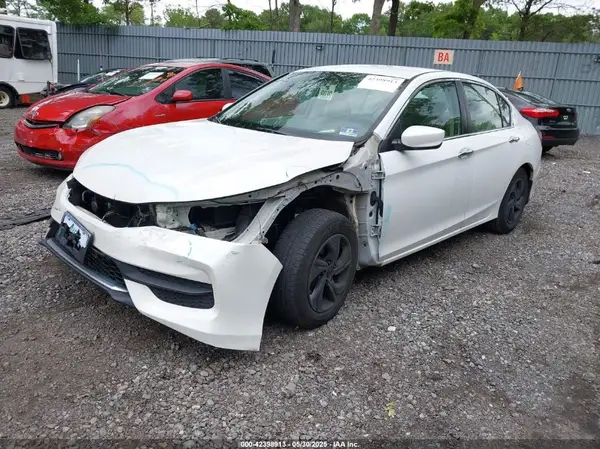 1HGCR2F3XHA051187 2017 HONDA ACCORD - Image 2
