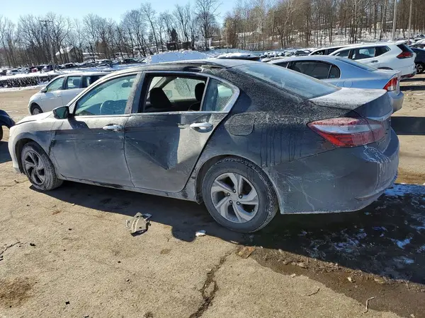 1HGCR2F3XHA068555 2017 HONDA ACCORD - Image 2